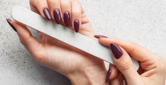 Tips para hacer uñas acrílicas en casa de forma fácil | Consum