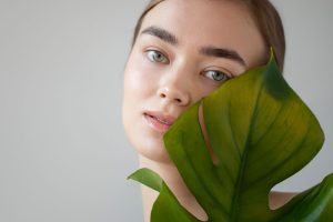 ¿Qué es el maquillaje "clean beauty"?